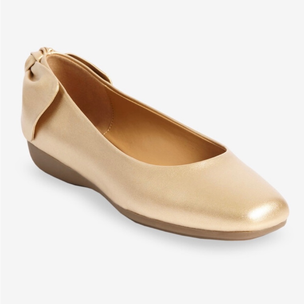 DELIA FLATS